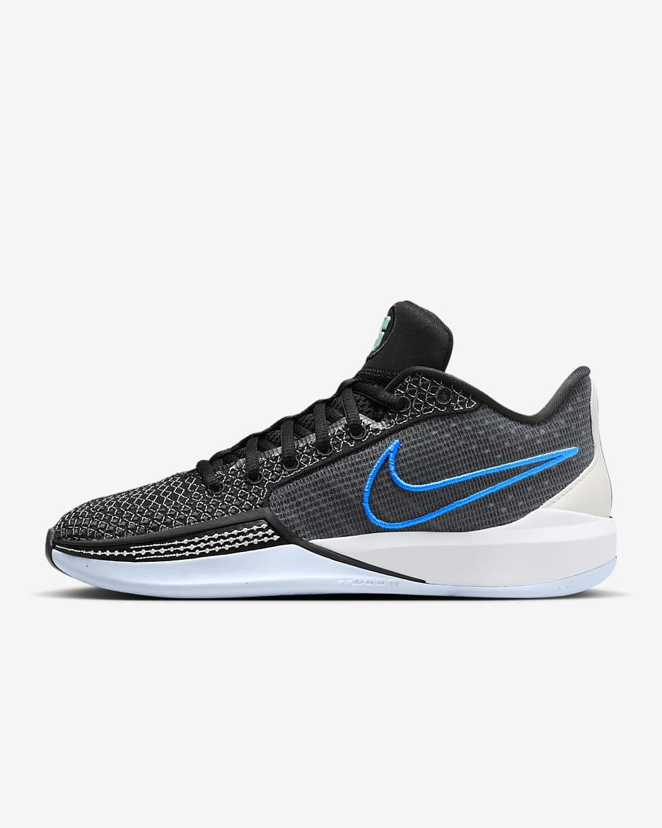 Nike basketball shoes online india best sale